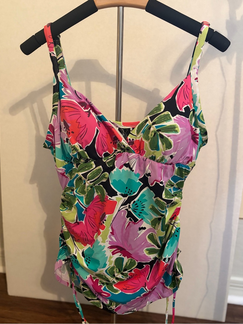 Real Bodies Floral Tankini Top